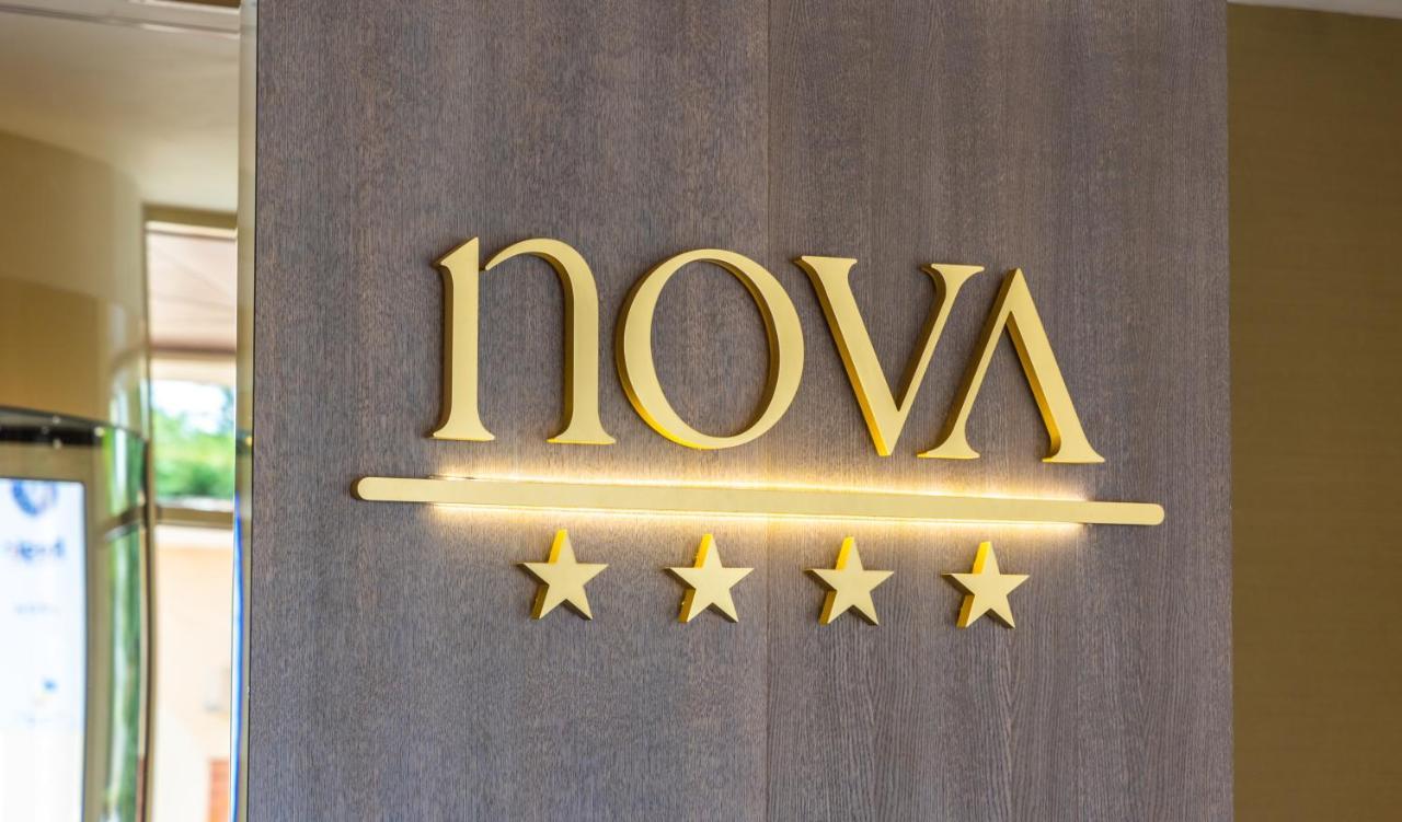 Hotel Nova Luxury Targoviste Ngoại thất bức ảnh